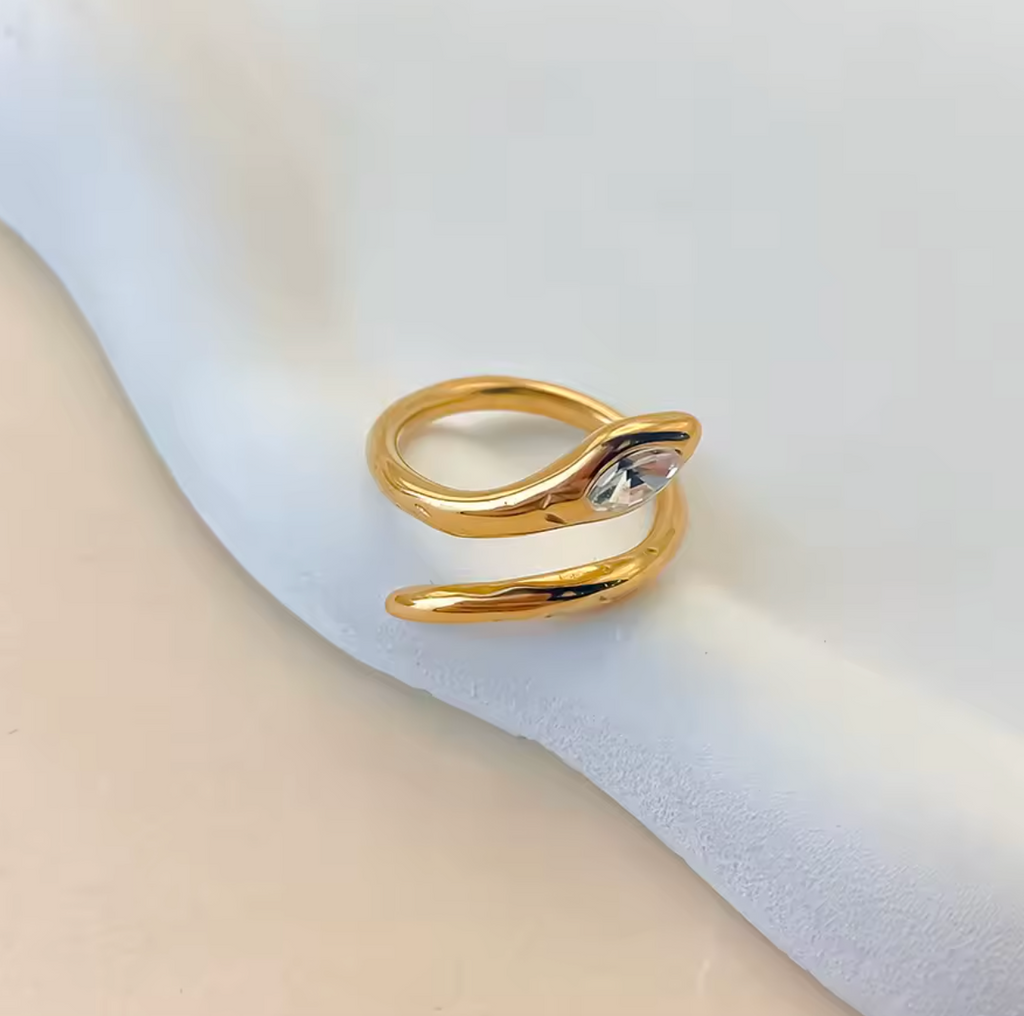 High-Quality Snake Ring with White Rhinestones