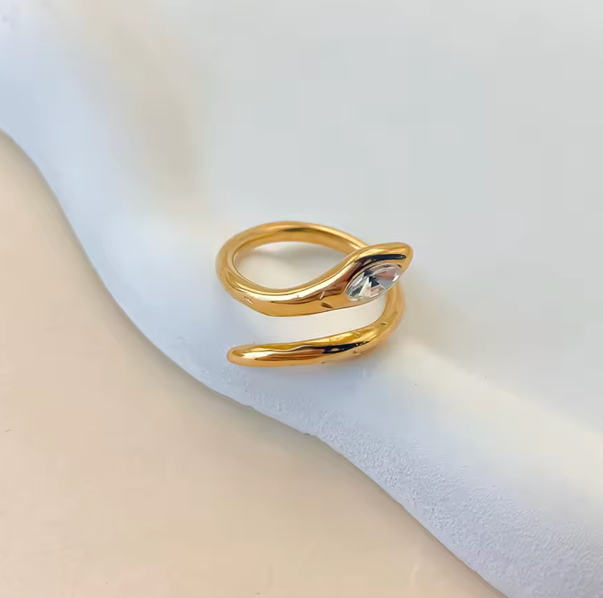 High-Quality Snake Ring with White Rhinestones
